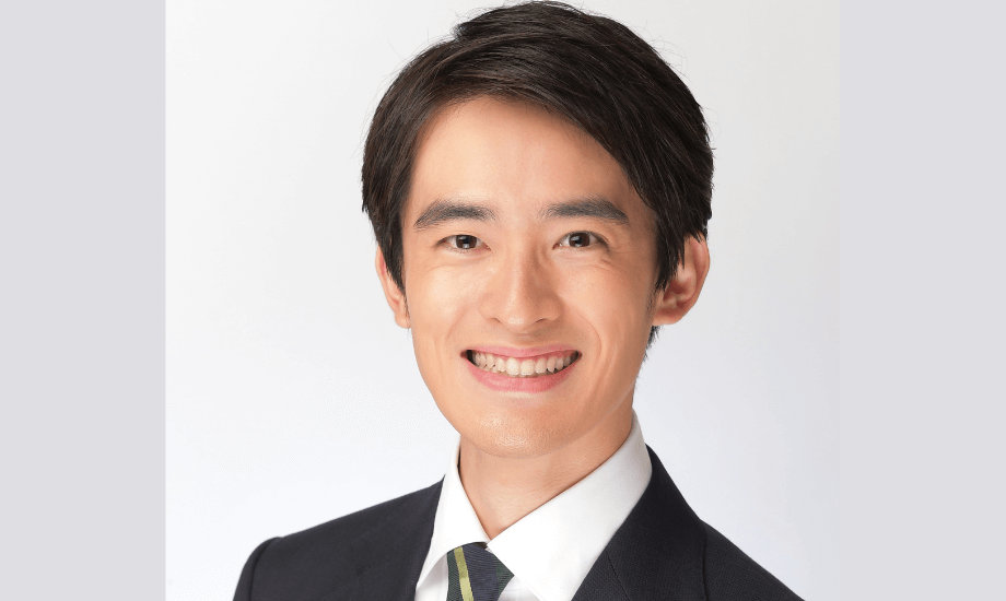 高島 峻輔氏　兵庫県芦屋市 市長 / 1997年大阪生まれ。灘中学校・高等学校を経て，米ハーバード大学（環境工学専攻，環境科学・公共政策副専攻）卒業。2016年5月より(特非)グローバルな学びのコミュニティ・留学フェローシップ理事長。「主体的に学びをデザインし，世界の課題を解決する人を育てる」を掲げ，特に海外大学進学を支援。世界の再生可能エネルギーの視察取材・NPOの活動強化のため，孫正義育英財団の支援を得て3年間休学。文部科学省「Scheem-D」初代ピッチアクター，長野県立高校「未来の学校」アドバイザー。 2023年4月，兵庫県芦屋市長選挙で19,779票を賜り初当選。同年5月より現職。